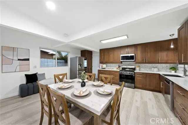 Single-family house For Sale in 8834, Gramercy Drive, San Diego, California