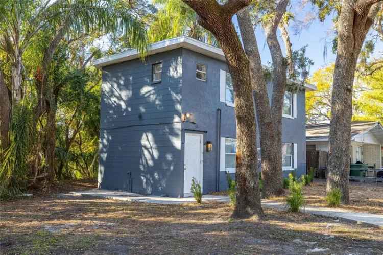 Multi-family house For Sale in 9404, North Mulberry Street, Tampa, Florida