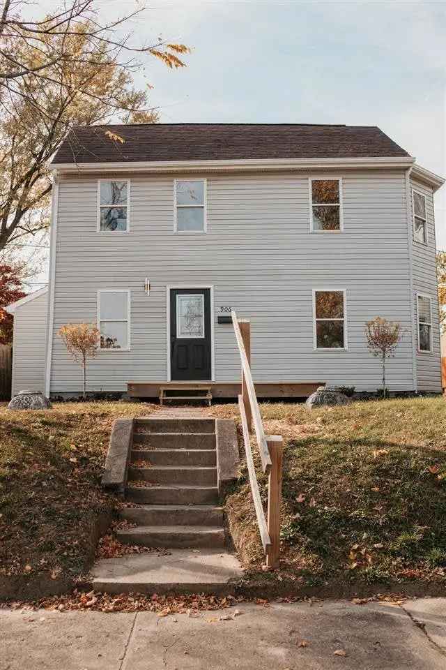 Single-family house For Sale in 906, South 6th Street, Richmond, Indiana