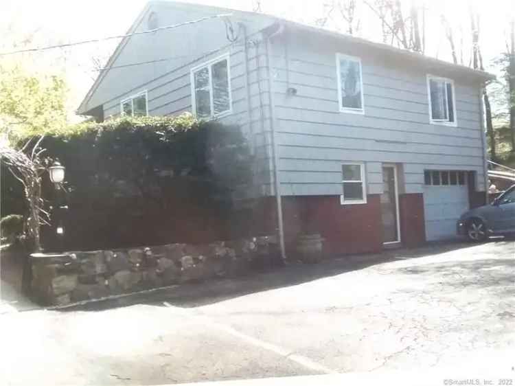 Single-family house For Sale in 242, Grove Street, Shelton, Connecticut