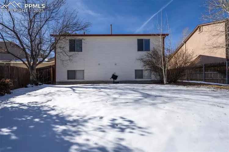 Single-family house For Sale in 7143, White Buffalo Road, Colorado Springs, Colorado