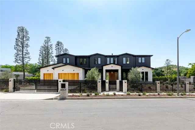 Single-family house For Sale in 4601, Vista de Oro Avenue, Los Angeles, California