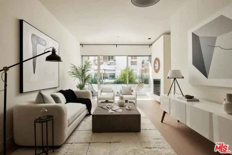 Condo For Sale in 6735, Yucca Street, Los Angeles, California