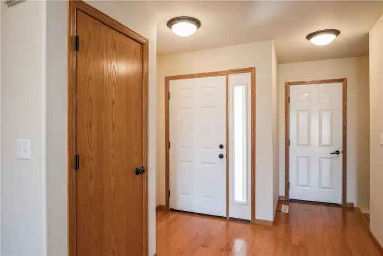 Condo For Sale in 3411, Badger Dr SW, Cedar Rapids, Iowa