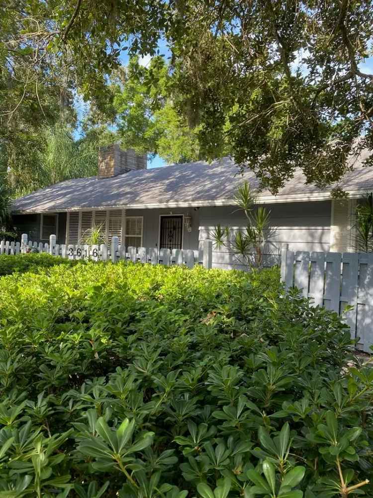 Single-family house For Sale in 3616, Flores Avenue, Sarasota, Florida