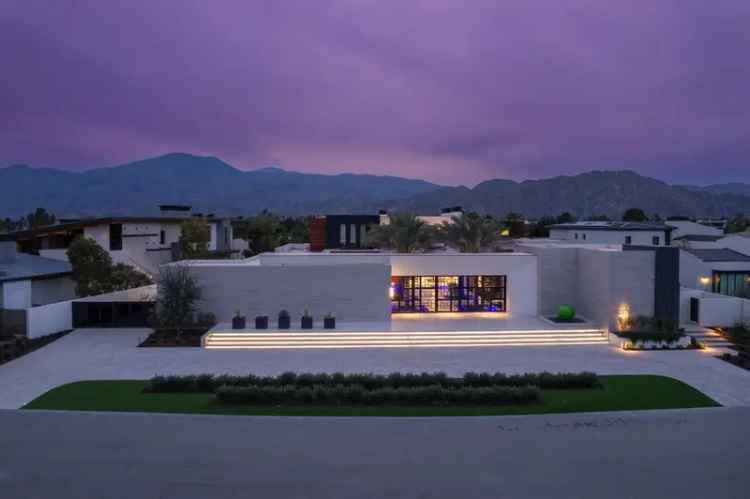 Single-family house For Sale in La Quinta, California