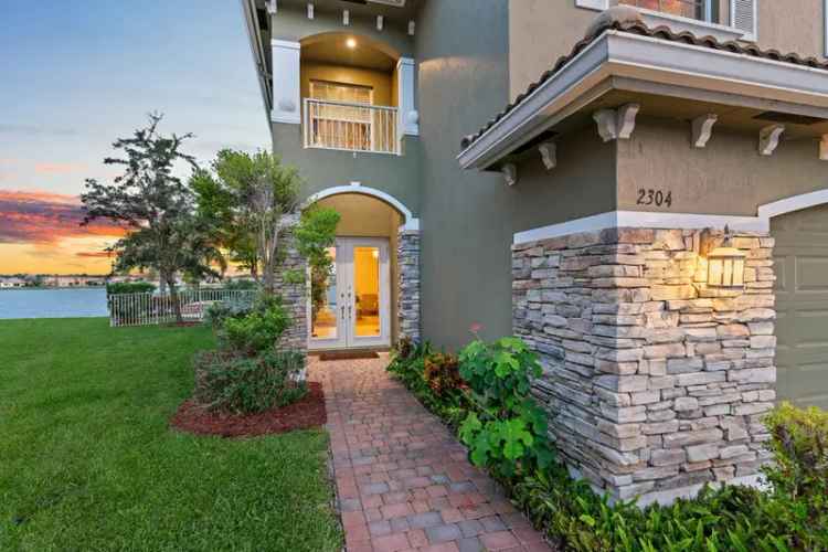 Single-family house For Sale in 2304, Northwest Via Della Court, Port Saint Lucie, Florida