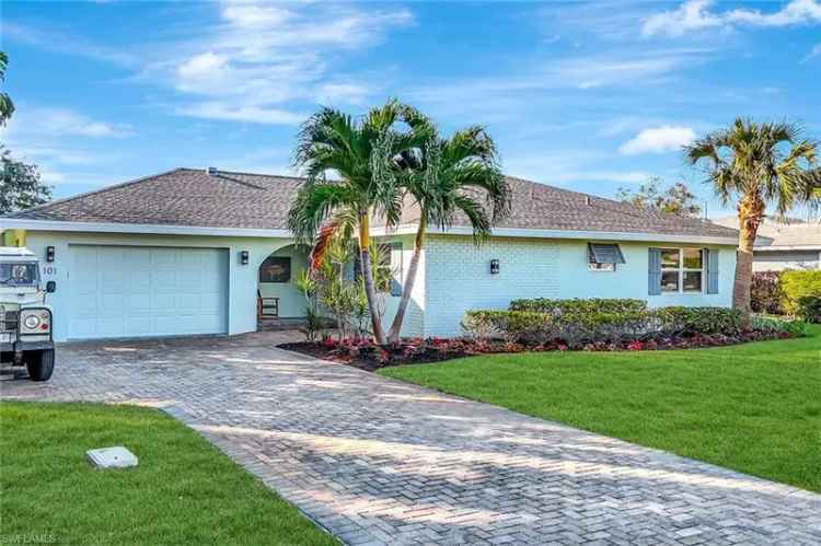 Single-family house For Sale in 101, Cypress Point Drive, Florida