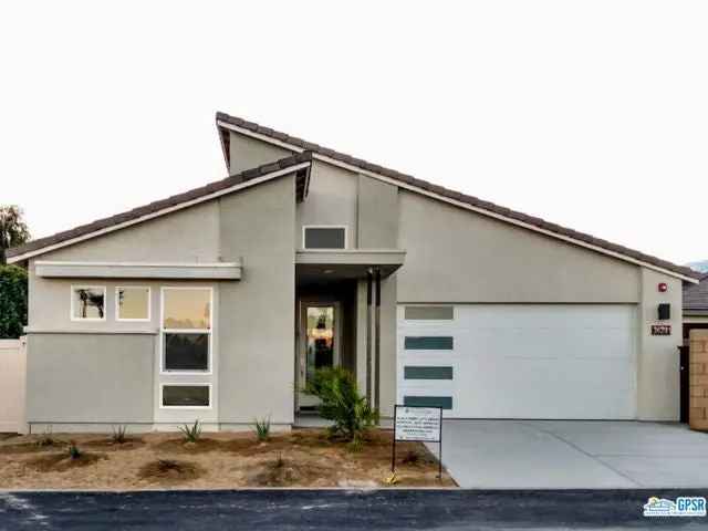 Single-family house For Sale in Cathedral City, California