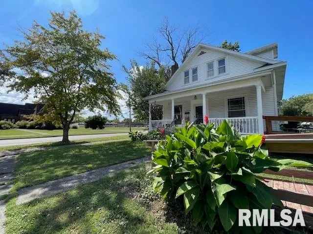 Single-family house For Sale in 716, Cedar Street, Centralia, Illinois