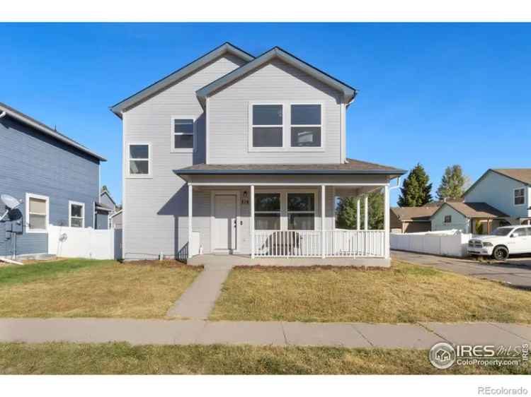 Single-family house For Sale in 718, Blue Azurite Avenue, Loveland, Colorado