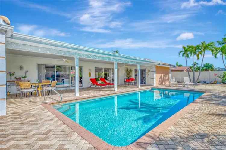 Single-family house For Sale in 531, North Spoonbill Drive, Sarasota, Florida