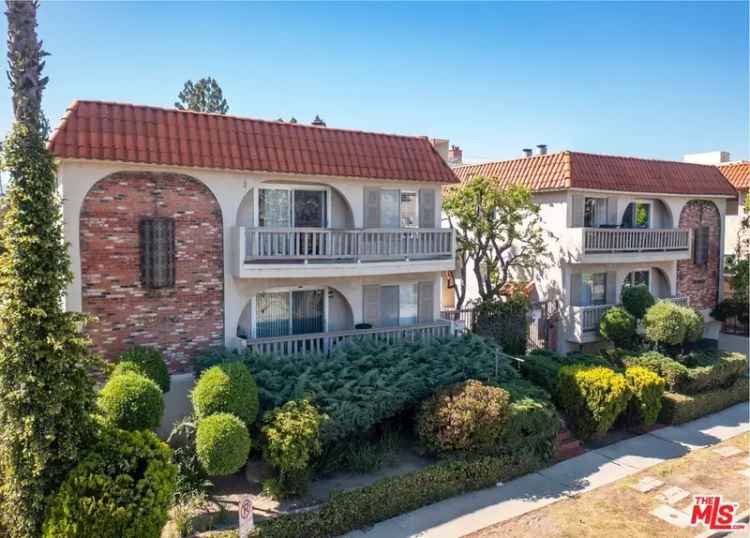 Multi-family house For Sale in 12039, Goshen Avenue, Los Angeles, California