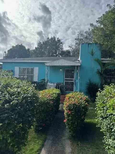 Single-family house For Sale in 3460, Percival Avenue, Miami, Florida