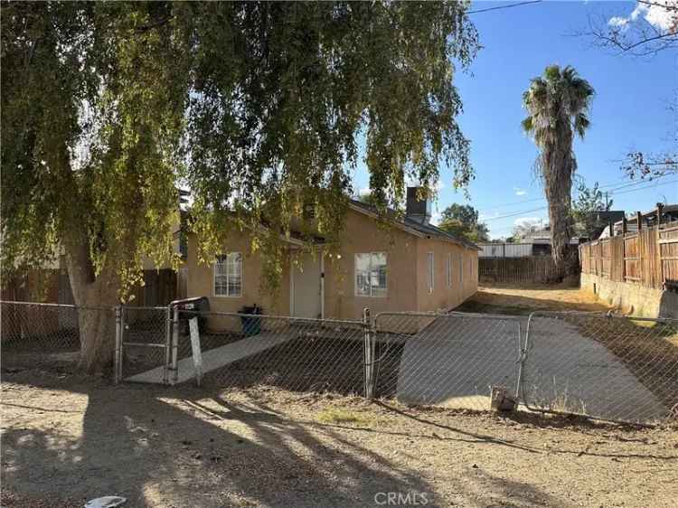 Single-family house For Sale in Bakersfield, California