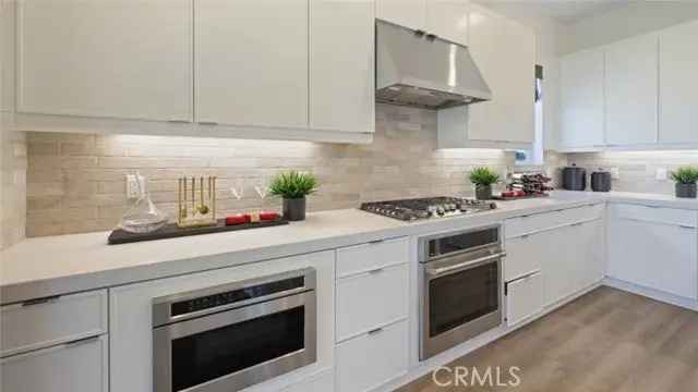 Condo For Sale in Irvine, California