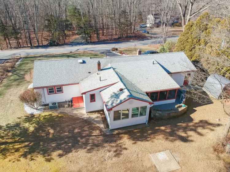 Single-family house For Sale in 119, Plain Hill Road, Norwich, Connecticut