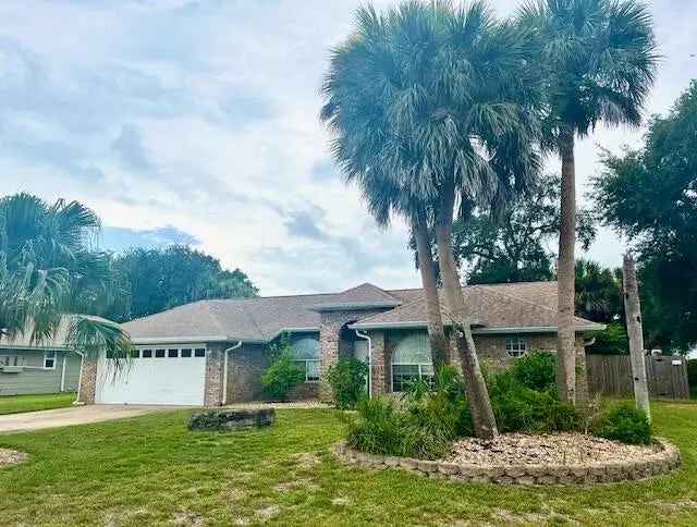 Single-family house For Sale in 964, Plymouth Court Northeast, Palm Bay, Florida