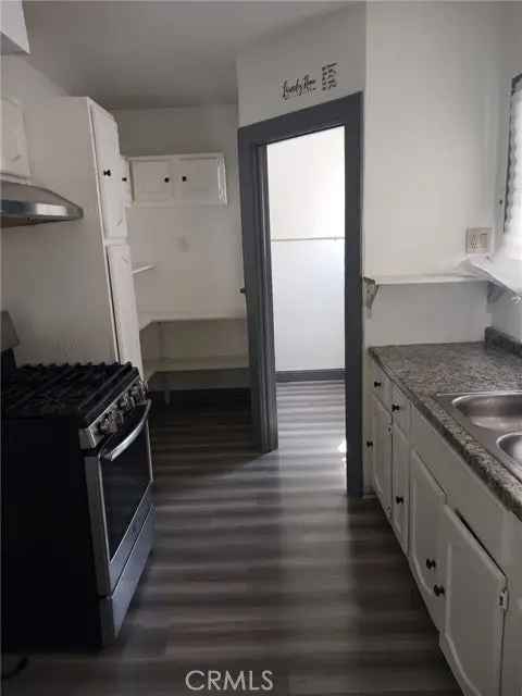 Multi-family house For Sale in 5106, 2nd Avenue, Los Angeles, California