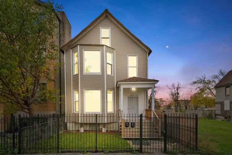 Multi-family house For Sale in 4019, West Wilcox Street, Chicago, Illinois