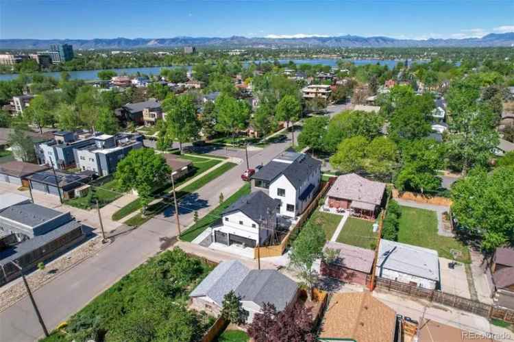 Single-family house For Sale in 2200, Newton Street, Denver, Colorado