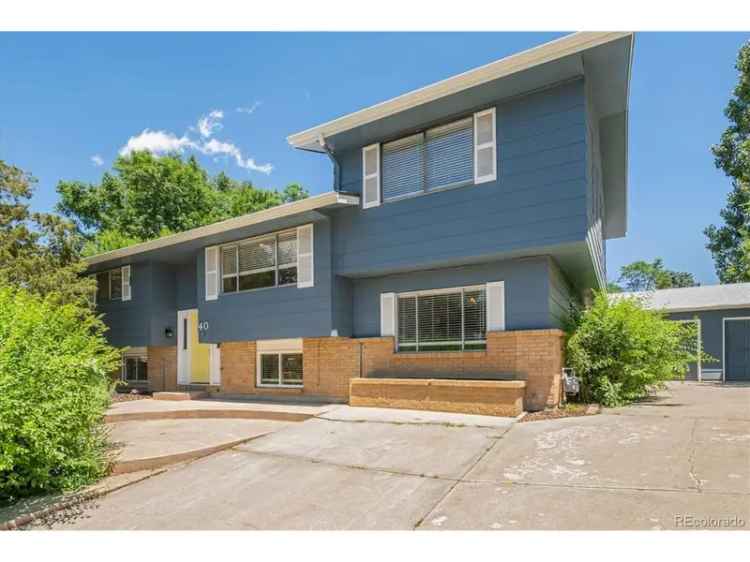 Single-family house For Sale in 40, Anchorage Court, Longmont, Colorado