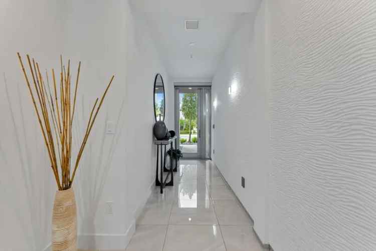 House For Sale in Boca Raton, Florida