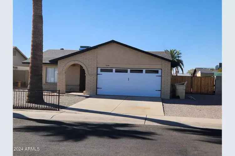 Single-family house For Sale in 5048, North 71st Drive, Glendale, Arizona