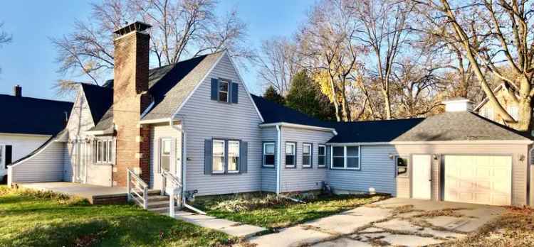 Single-family house For Sale in 705, Clark Street, Marseilles, Illinois