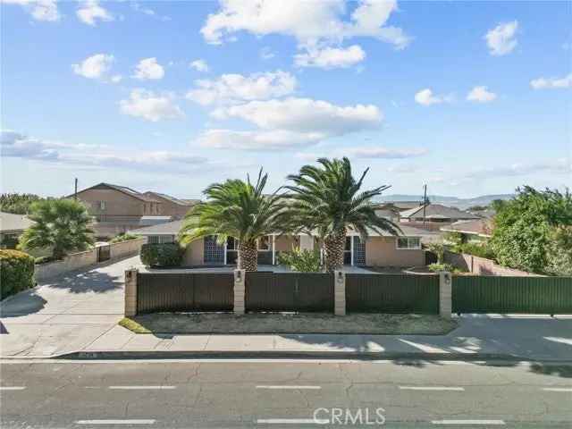 Single-family house For Sale in 1716, West Lancaster Boulevard, Lancaster, California