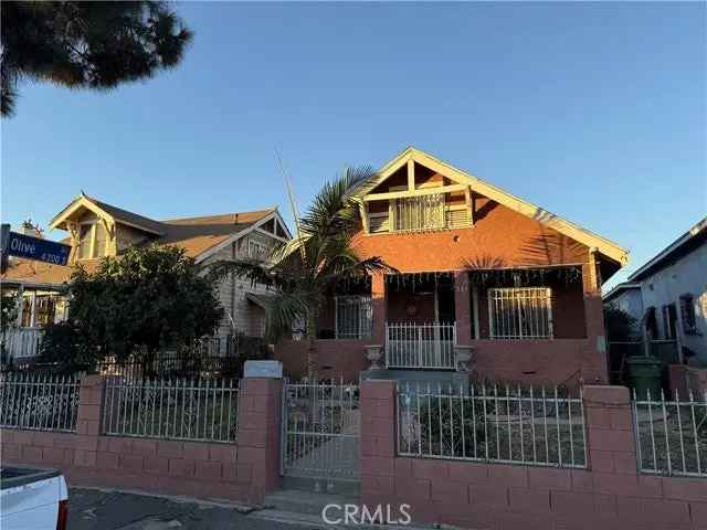 Single-family house For Sale in 341, 42nd Street, Manhattan Beach, California