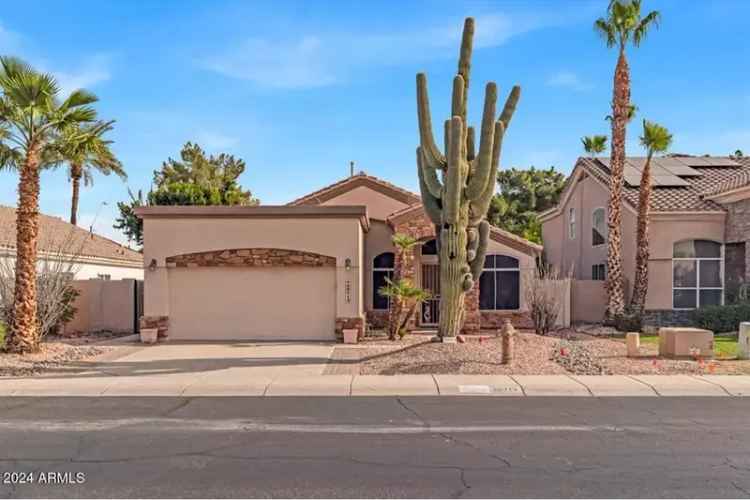 Single-family house For Sale in 20713, North 59th Drive, Glendale, Arizona