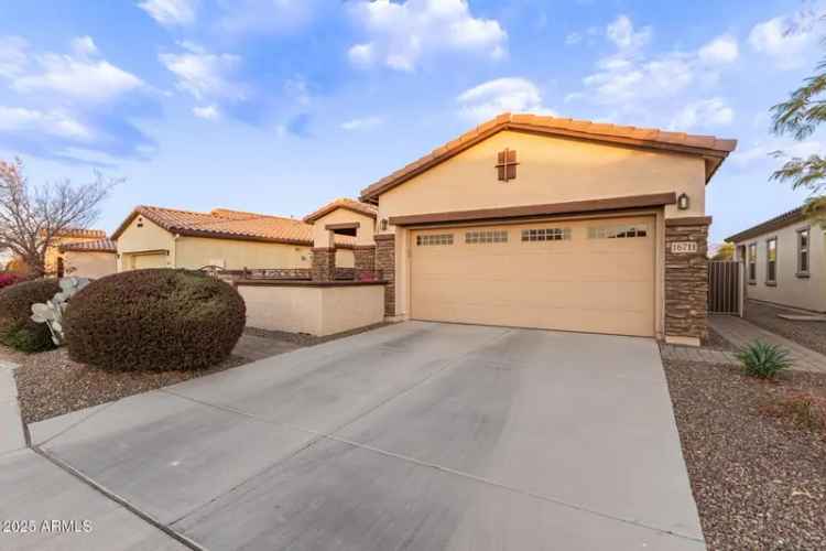 Single-family house For Sale in 16711, South 178th Drive, Goodyear, Arizona