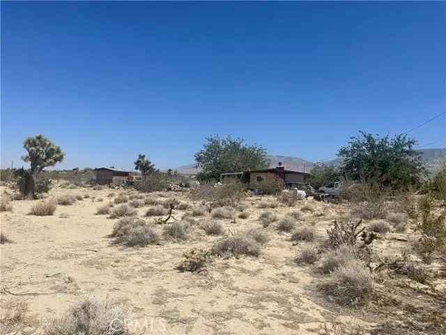 Single-family house For Sale in Lucerne Valley, California