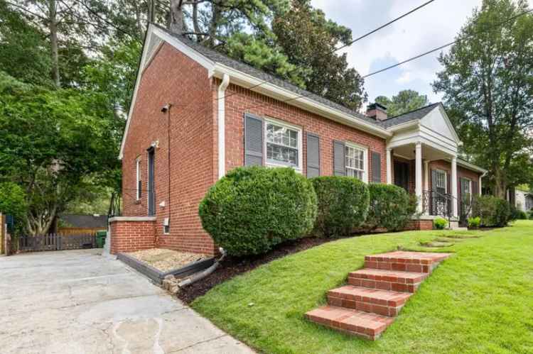 Single-family house For Sale in 2351, Armand Road Northeast, Atlanta, Georgia