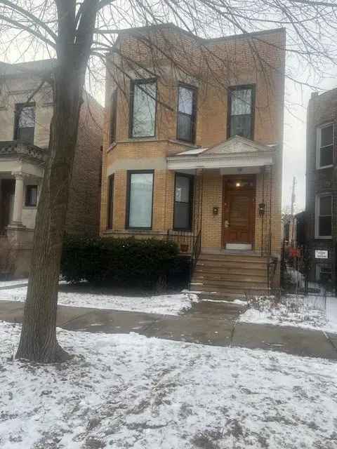 Multi-family house For Sale in 2624, North Francisco Avenue, Chicago, Illinois