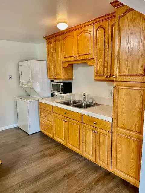 Remodeled El Monte Apartment Unit for Rent - Near Freeways