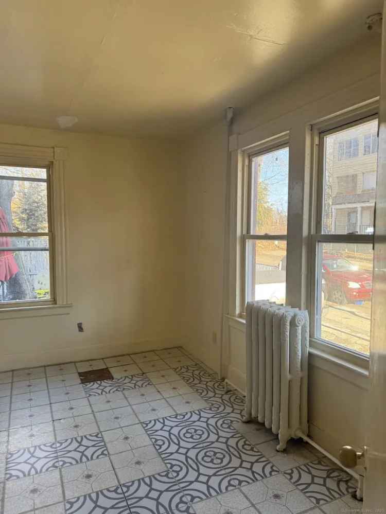 Multi-family house For Sale in 183, Brook Street, Hartford, Connecticut