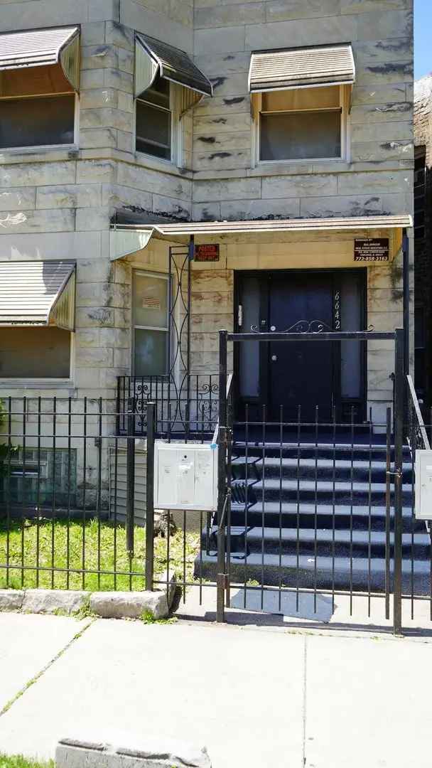 Multi-family house For Sale in 6642, South Evans Avenue, Chicago, Illinois