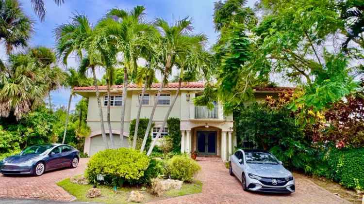 Single-family house For Sale in Boca Raton, Florida