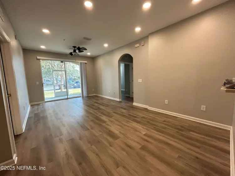 Condo For Sale in Jacksonville, Florida