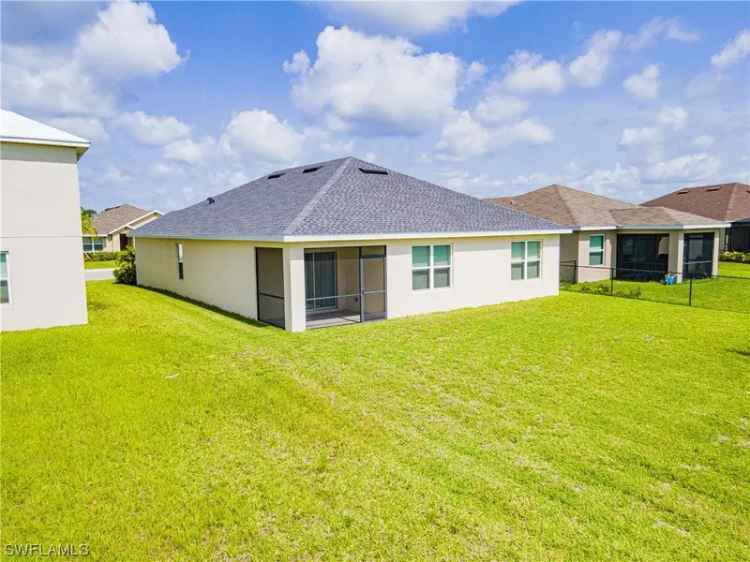 Single-family house For Sale in Lehigh Acres, Florida