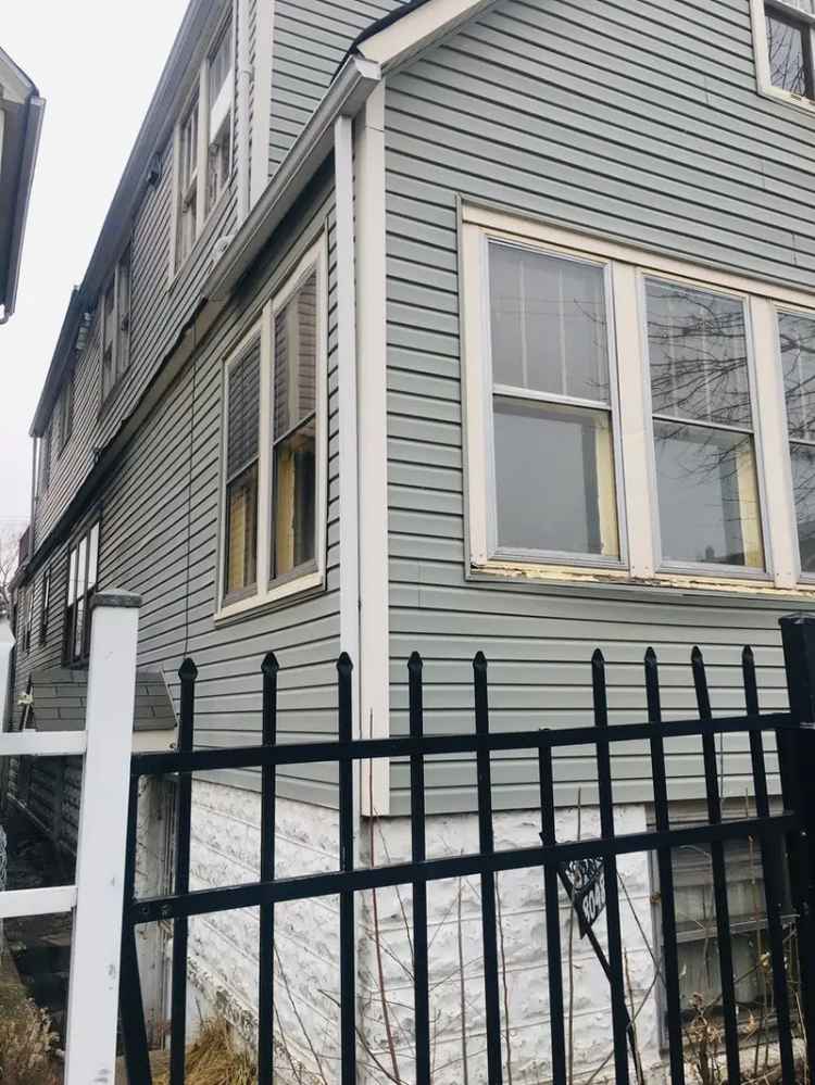 Multi-family house For Sale in 8048, South Exchange Avenue, Chicago, Illinois