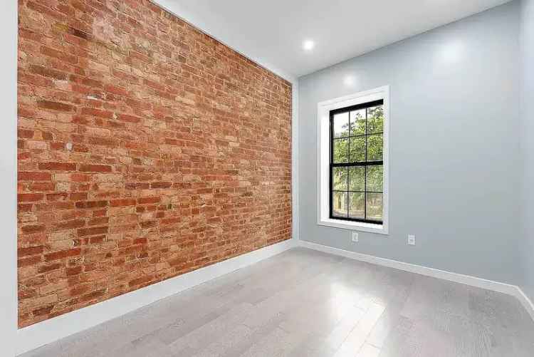 Luxury 2-Bedroom Apartment in Crown Heights