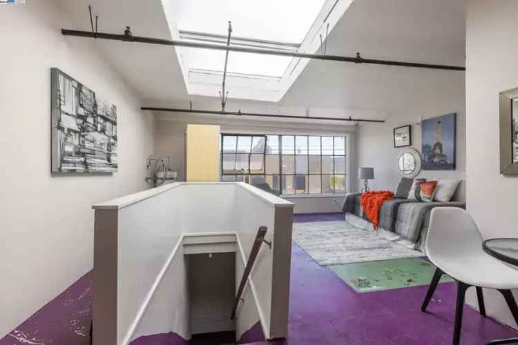 Condo For Sale in Berkeley, California