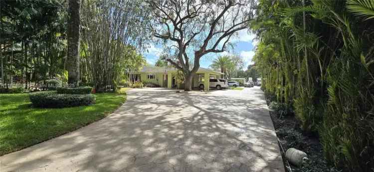 Single-family house For Sale in 9234, Southwest 112th Street, Kendall, Florida