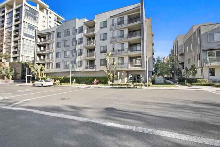 Irvine 3BR Condo Near UCI Resort Style Amenities