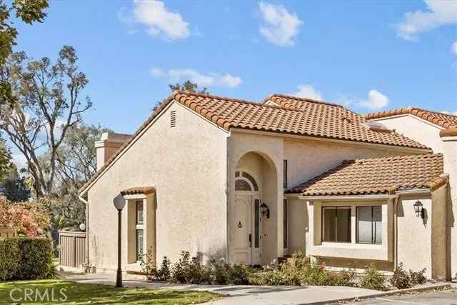 Single-family house For Sale in 646, Colonial Circle, Fullerton, California