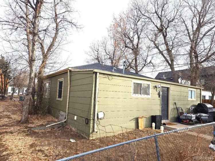 Multi-family house For Sale in Englewood, Colorado