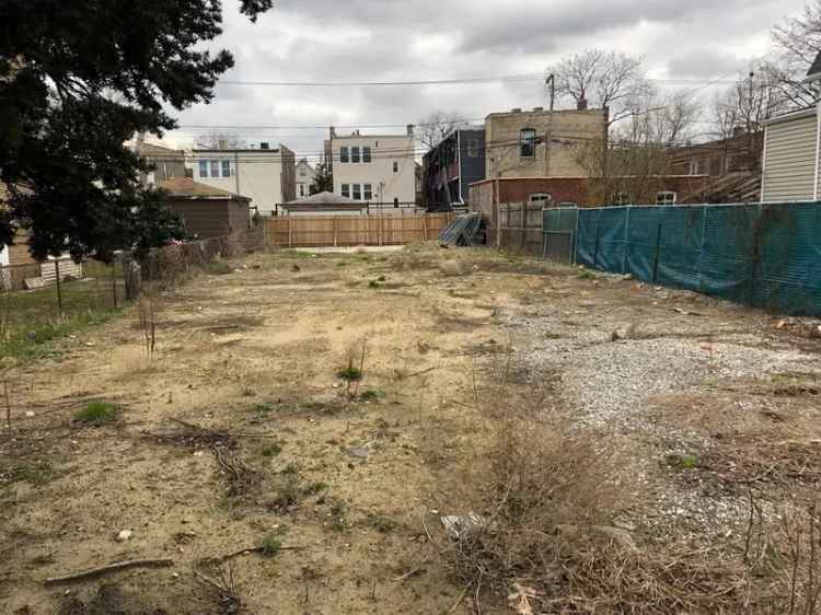 Land For Sale in 2054, North Pulaski Road, Chicago, Illinois